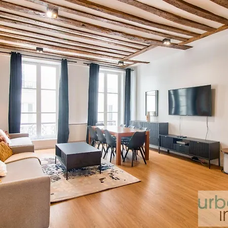 108 - Charming Parisian Flat In Apartment *