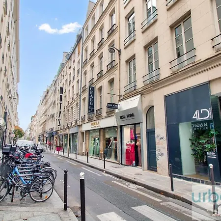 108 - Charming Parisian Flat In * Paris