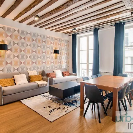 108 - Charming Parisian Flat In