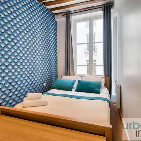 108 - Charming Parisian Flat In