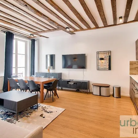 108 - Charming Parisian Flat In