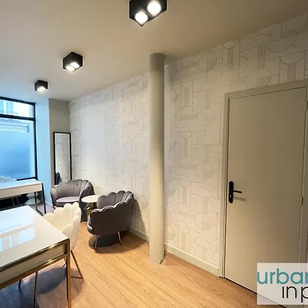 108 - Charming Parisian Flat In *